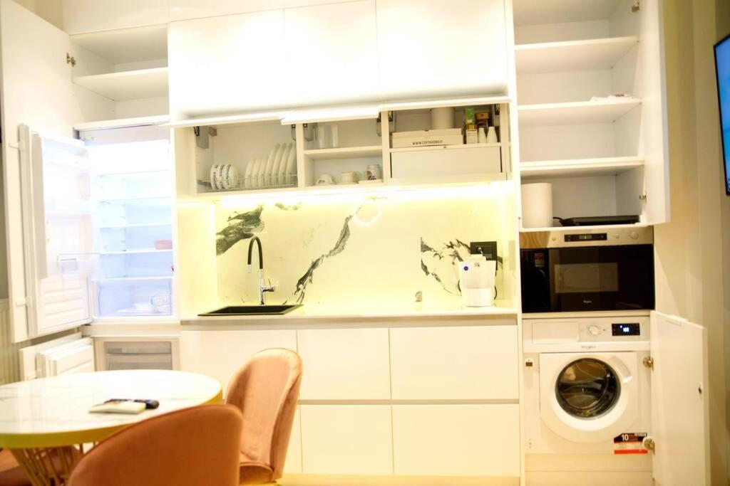 Ecostay-Serenity,Business Class Apartment By The Sea In Alimos Kalamaki 아테네 외부 사진